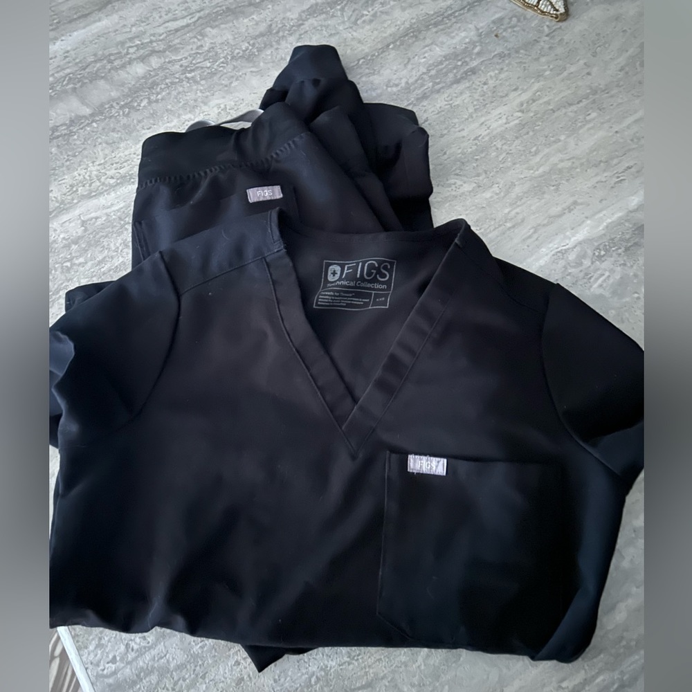 Figs Black Women’s Scrubs